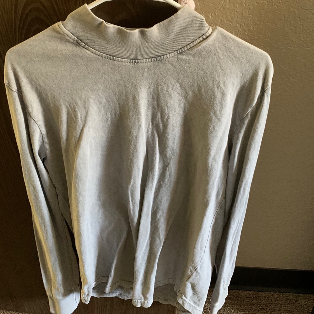Mock neck grey washed long sleeve